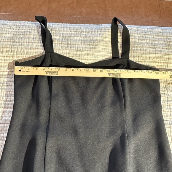 Chic Black Women's Maxi Dress with Jacket - Picture 14 of 15